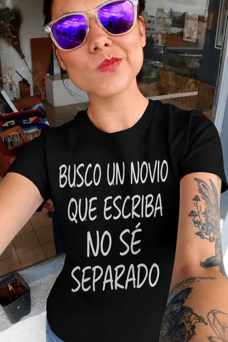 Camiseta divertida Busco pareja que escriba bien