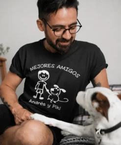 Camiseta divertida mejores amigos con nombre personalizado con el texto MEJORES AMIGOS Andrés y Piki