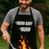 Delantal divertido Burn baby burn como regalo de cumpleaños para amante de la barbacoa