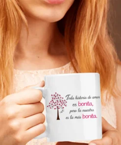 Taza divertida Historia de amor con diseño romántico y mensaje de amor